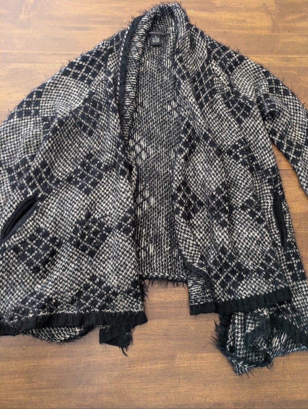 BCBGMACAZRIA Black & Cream Asymmetrical Hem Open Cardigan Medium